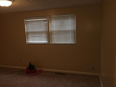 6634 Skywae Dr, Columbus, OH 43229 - photo 5