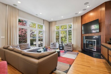 602 Warwick Rd, Deerfield, IL 60015 - photo 2