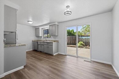 2808 Crystal Dr, Medford, OR 97504 - photo 6