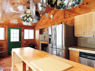 357 Ridge St, Honesdale, PA 18431 - photo 5