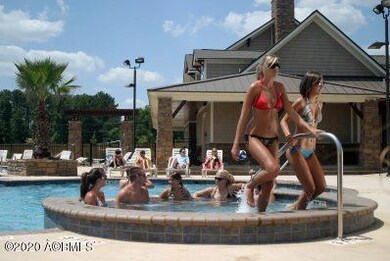 pool-3-398.89178193653x0-c-default