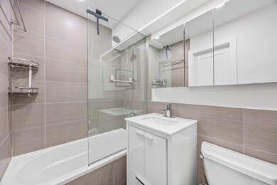 408 W 34th St unit 6H, New York, NY 10001 - photo 6