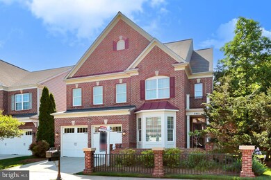 5815 Falls Gate Ct, Falls Church, VA 22041 - photo 3