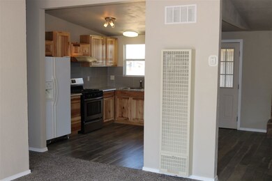 401 Oregon Ave, Alamogordo, NM 88310 - photo 5