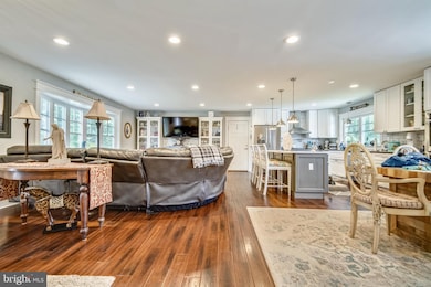 11809 Rivershore Dr, Dunkirk, MD 20754 - photo 3