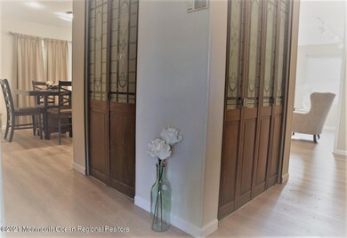 28 Imbrook Ln, Matawan, NJ 07747 - photo 4