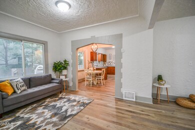810 N 13th St, Bismarck
