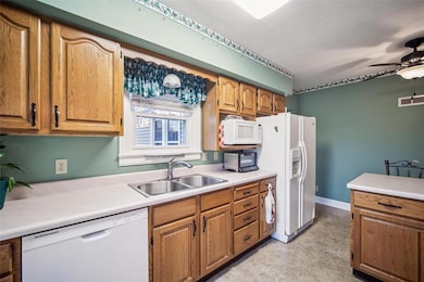 2013 Lucinda St, Perry, IA 50220 - photo 6