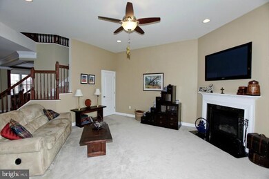 25021 White Sands Dr, Chantilly, VA 20152 - photo 4