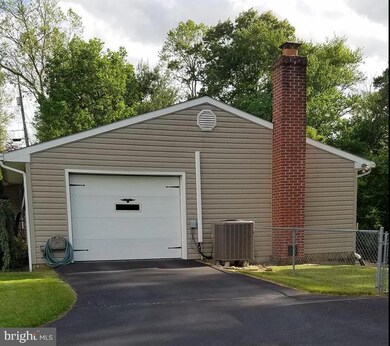 4021 Creekside Dr, Chambersburg, PA 17202 - photo 4