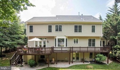 8931 Falls Farm Dr, Potomac, MD 20854 - photo 2