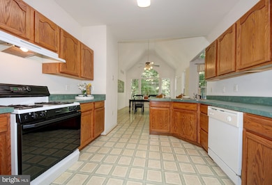 3260 Elsa Ave, Waldorf, MD 20603 - photo 6