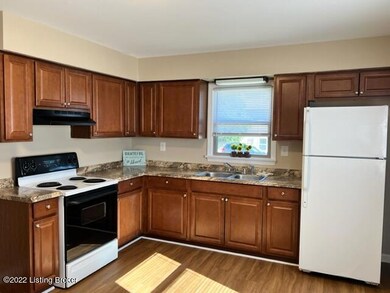 6204 E Manslick Rd, Louisville, KY 40219 - photo 4