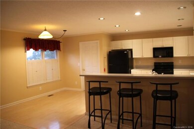 Breakfast bar and kitchen nook area