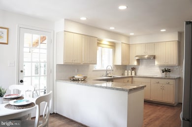 8201 Coach St, Potomac, MD 20854 - photo 7