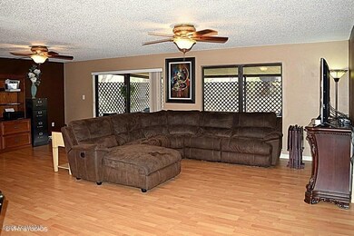 04_1133ApplinLane_10001_LivingRoom_LowRe