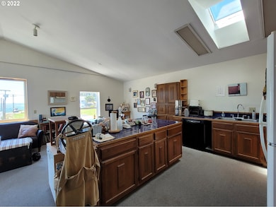 246 6th St, Port Orford, OR 97465 - photo 5