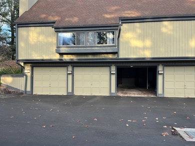 843 Heritage Village unit B, Southbury, CT 06488 - photo 2