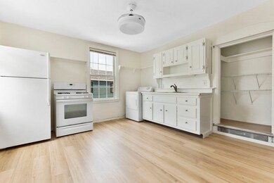 26 Strong St unit B, Newburyport, MA 01950 - photo 4