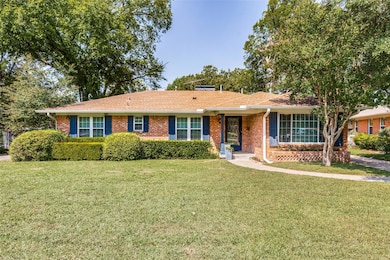 6529 Ridgemont Dr, Dallas, TX 75214 - photo 2