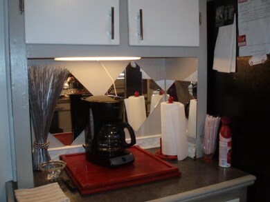 Kitchen. BEVERAGE STATION