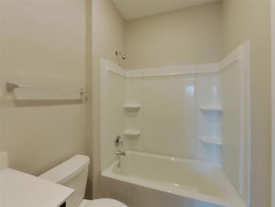 Bathroom with vanity and shower / bathtub combina