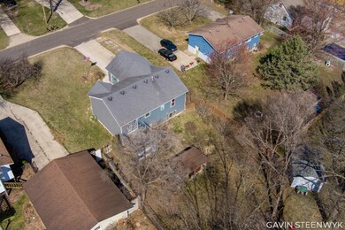 638 Hayes St Holland-10