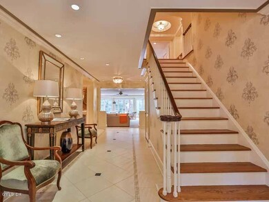 385 Middlesex Rd, Darien, CT 06820 - photo 2