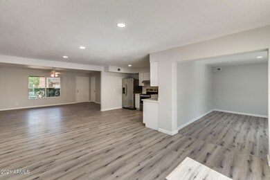 3737 W Caron St unit 4, Phoenix, AZ 85051 - photo 6