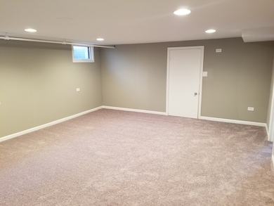 517 Flossmoor Ave, Waukegan, IL 60085 - photo 6