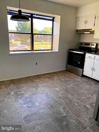 901 Silver Ct, Hamilton Square, NJ 08690 - photo 7