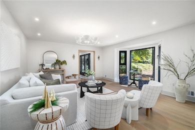 12890 Cogburn Rd, Alpharetta, GA 30004 - photo 6