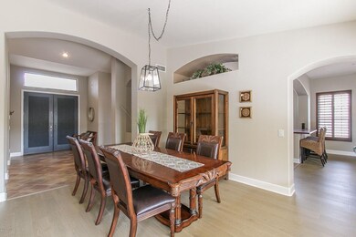 4) FORMAL DINING