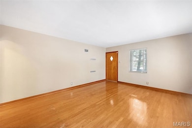 7800 Murdoch Ave, Saint Louis, MO 63119 - photo 5