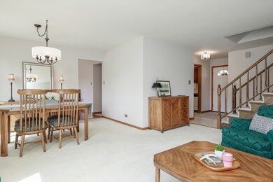 1589 Brittany Ct, Wheaton, IL 60189 - photo 4