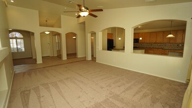 7 - FAMILY ROOM