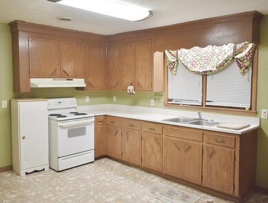 118 Folsum St, Mount Vernon, GA 30445 - photo 4