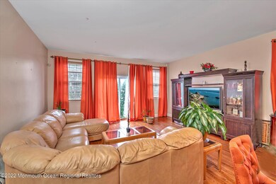 07-LIVING ROOM
