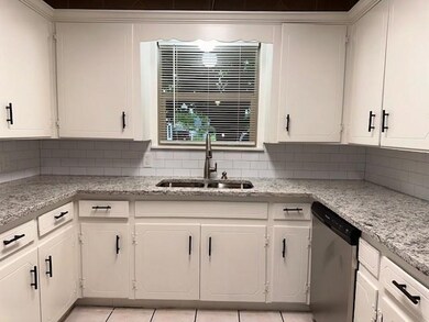 811 Poindexter Ave, Cleburne, TX 76033 - photo 7