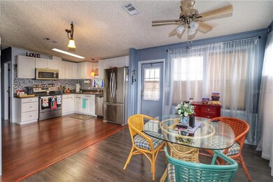 102 N Saint George Cir, Apollo Beach, FL 33572 - photo 4