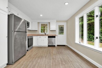 398 W Main St, Yarmouth, ME 04096 - photo 5