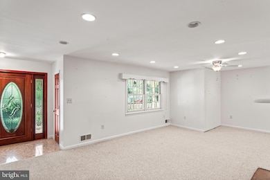 8913 Glenbrook Rd, Fairfax, VA 22031 - photo 7