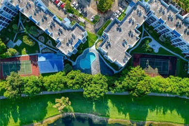 9460 Fontainebleau Blvd unit 130, Miami, FL 33172 - photo 2