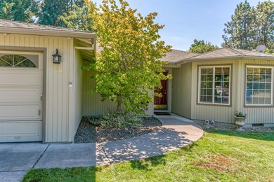 110 Shadow Wood Ct, Central Point, OR 97502 - photo 2