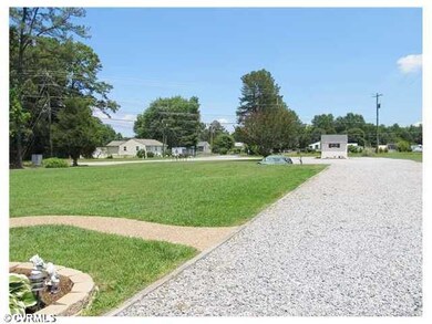 Parking Lot/Garage - Driveway in