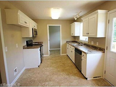 2293 Tot Hill Farm Rd, Asheboro, NC 27205 - photo 6