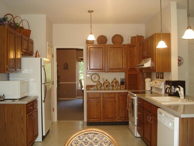 Eat-in Kitchen
