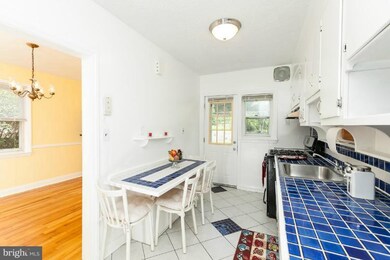 3626 Eastwood Dr, Baltimore, MD 21206 - photo 5