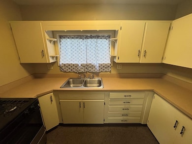 1412 Liberty St, Franklin, PA 16323 - photo 4