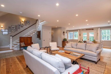 14NBOG-Living1-6838